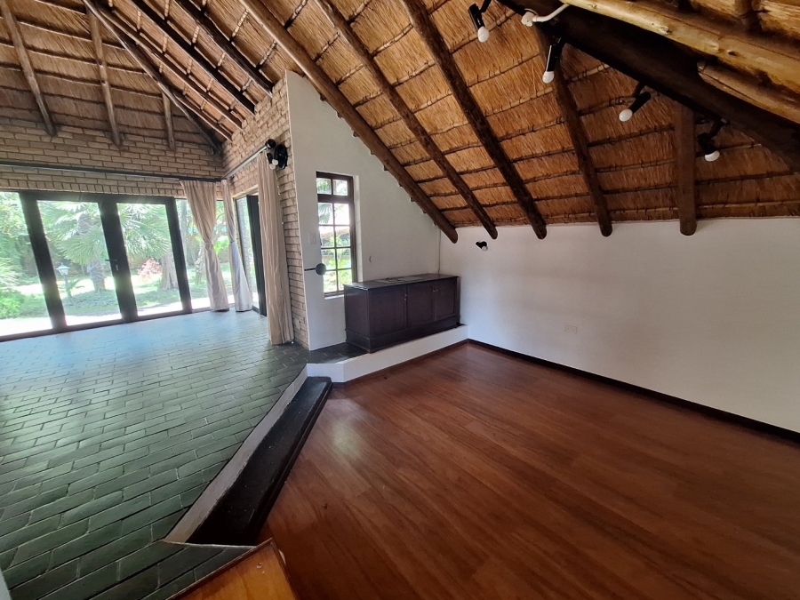 5 Bedroom Property for Sale in Mooivallei Park North West